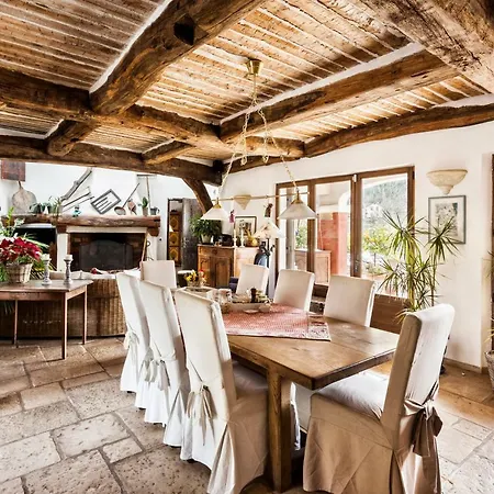 Bed & Breakfast Mas La Jaina 2*