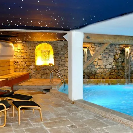 Mas La Jaina Bed & Breakfast 2*